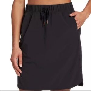 XL Calia by Carrie Underwood mid rise anywhere woven skirt